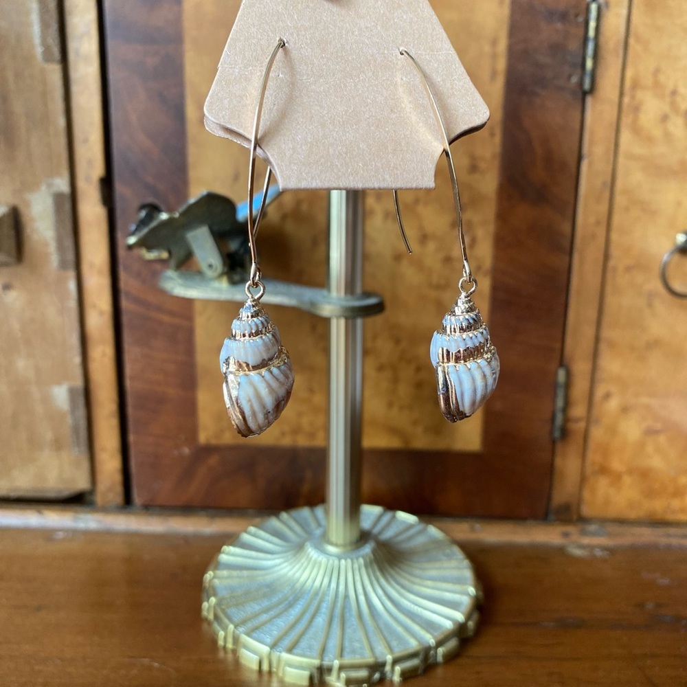 Boho / Vintage  Natural Shell Earrings!